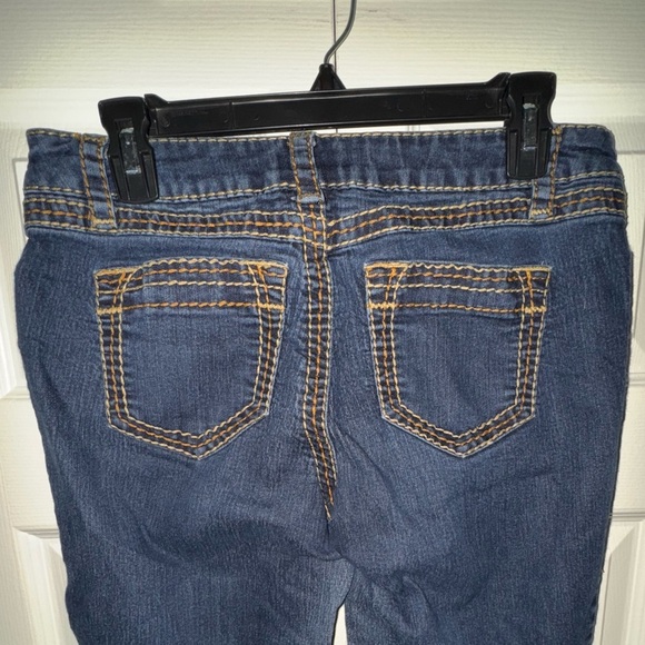 a.n.a Women's stretchy fold up capri Jeans. Size 8. VGUC - Picture 3 of 9